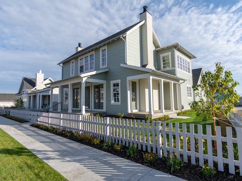 Best Suburbs Near Las Vegas: Henderson, Summerlin and More