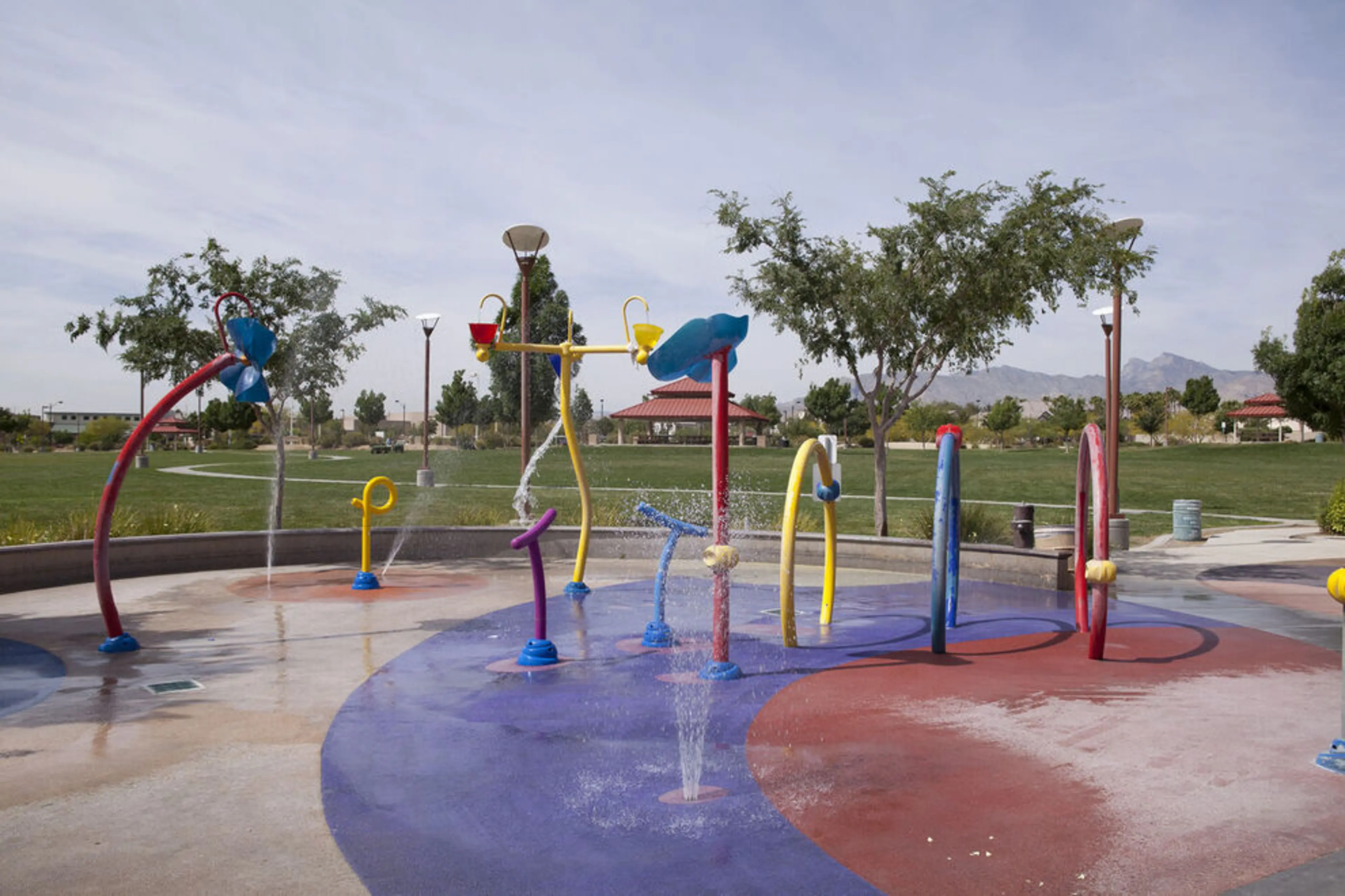 Qué Hacer en Centennial Hills Las Vegas: Parques, Senderos, Entretenimiento y Favoritos Locales (2026)